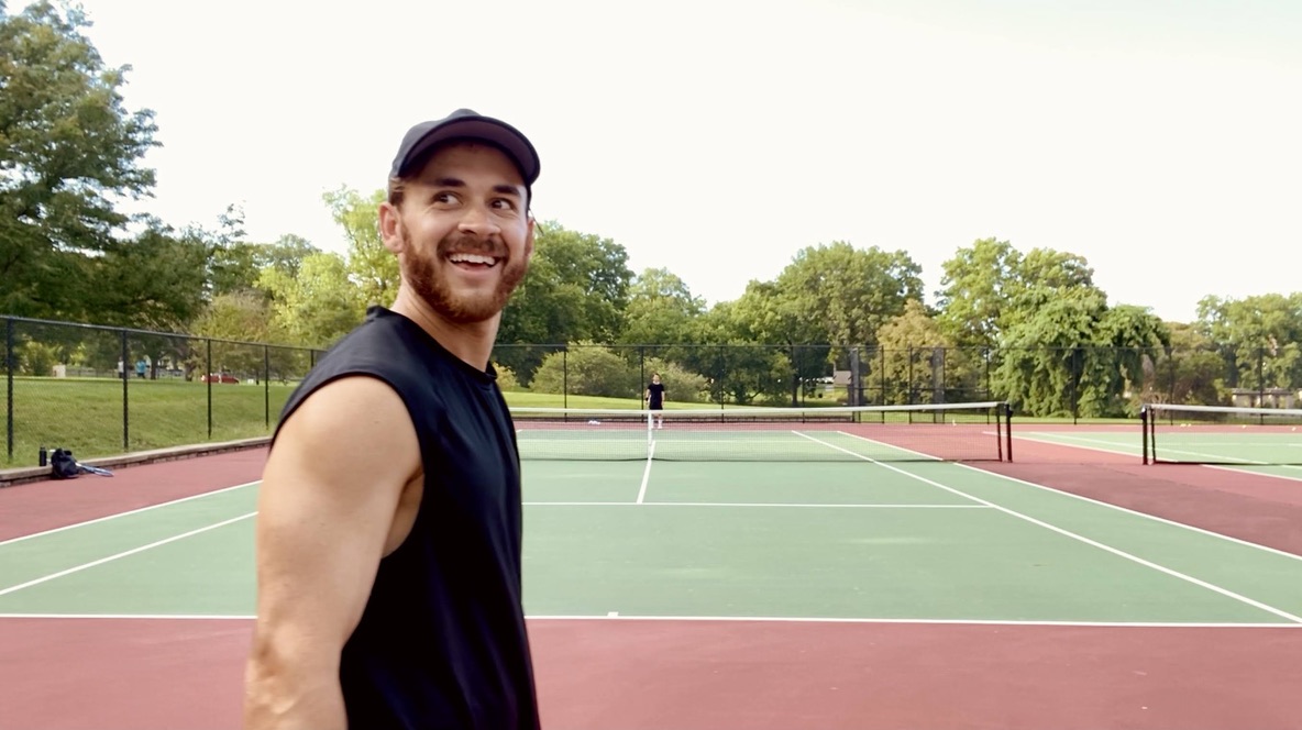 Daniel de Zamacona on an outdoor hard court